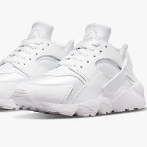 Womens Nike Huarache Size 9.5 Worn once